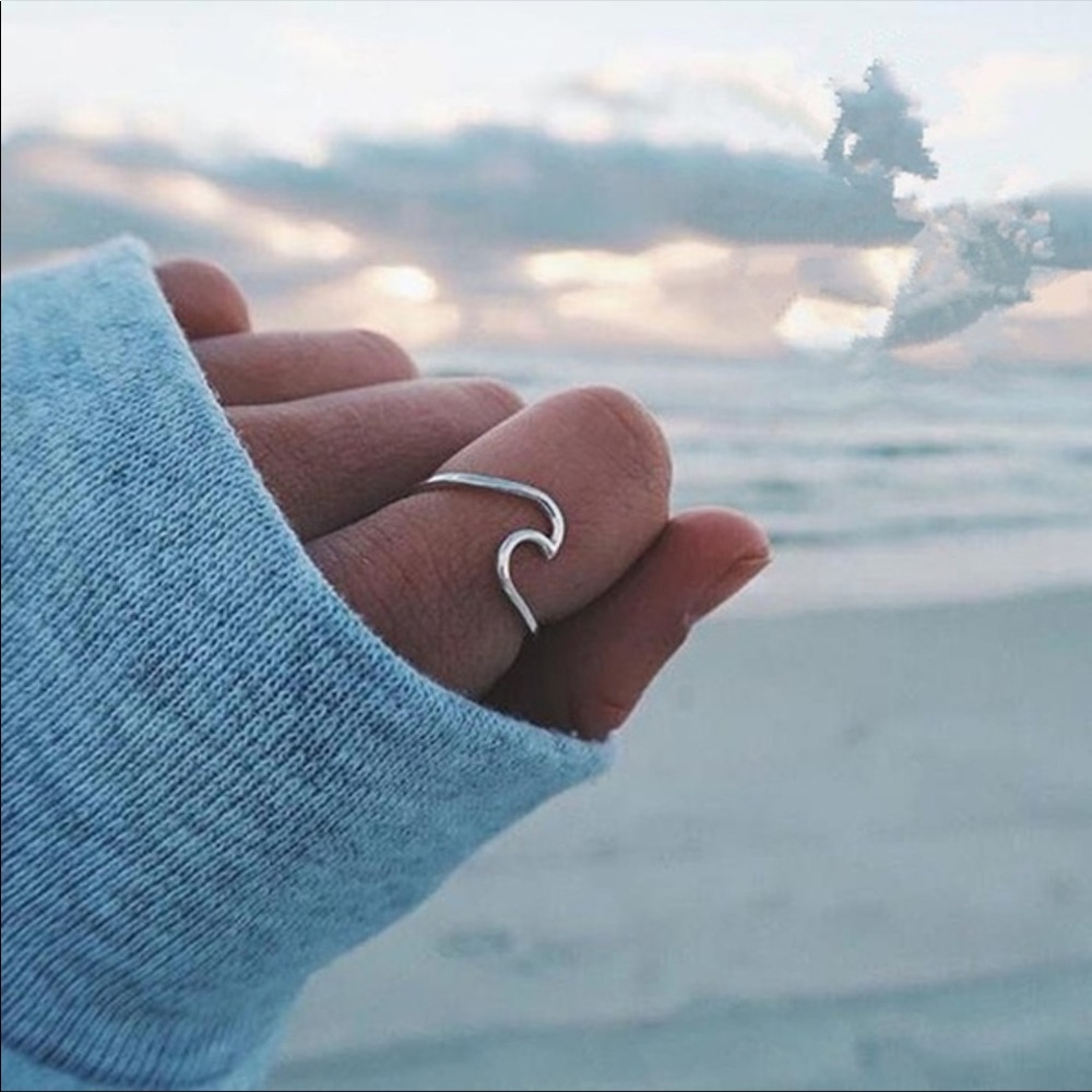 Silver Wave Ring 🌊